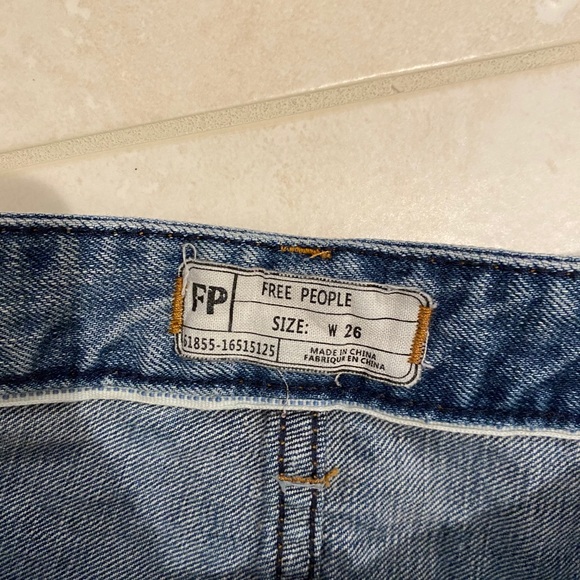 Free people medium wash shorts - Picture 3 of 3